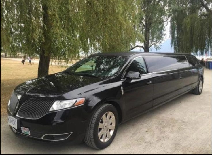 B&B Limousine exterior